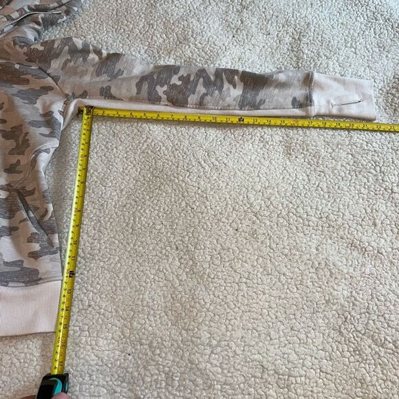 Athleta XS Triumph Light Gray Camo Pattern Zipper Hoodie Womens Gently Worn - Picture 10 of 11